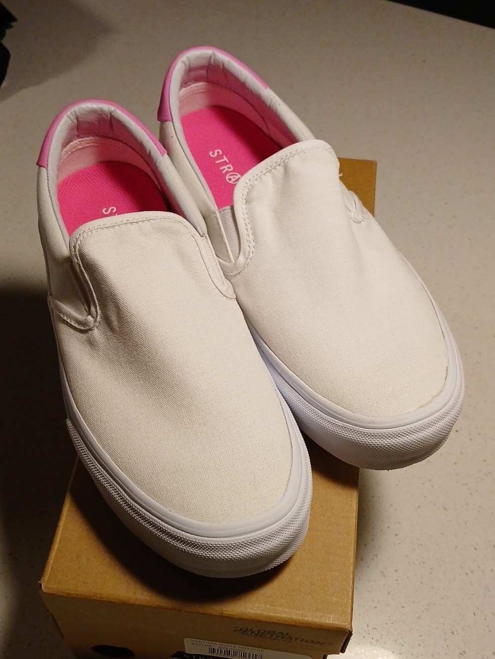 STRAYE White Canvas Slip-On Sneakers with Pink Lining